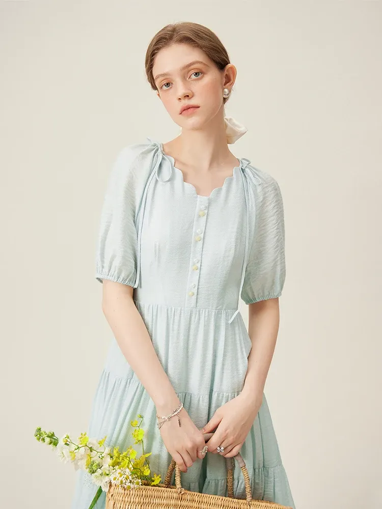 Robe trapèze bleu romantique à col V pour l’été