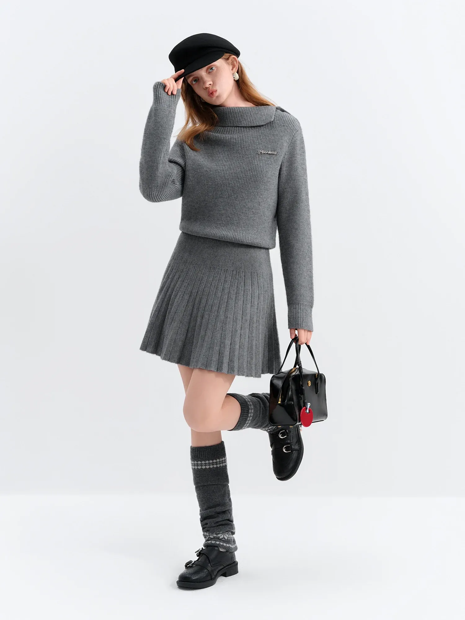 Robe trapèze en maille grise à col asymétrique