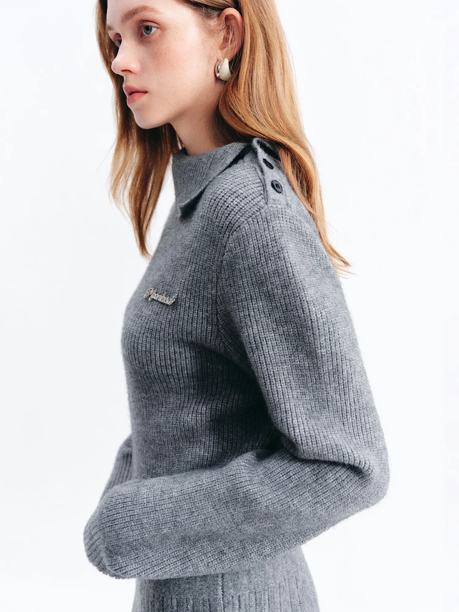 Robe trapèze en maille grise à col asymétrique