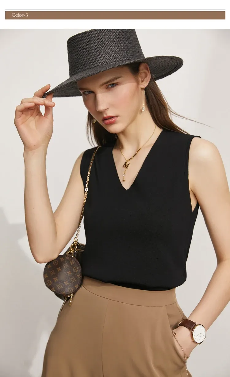 Débardeur AMII col V minimaliste en maille été femme