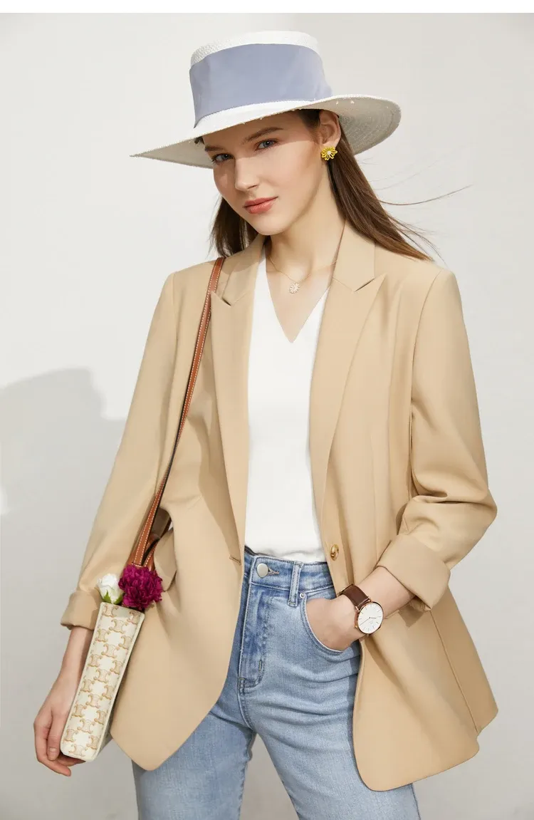 Débardeur AMII col V minimaliste en maille été femme