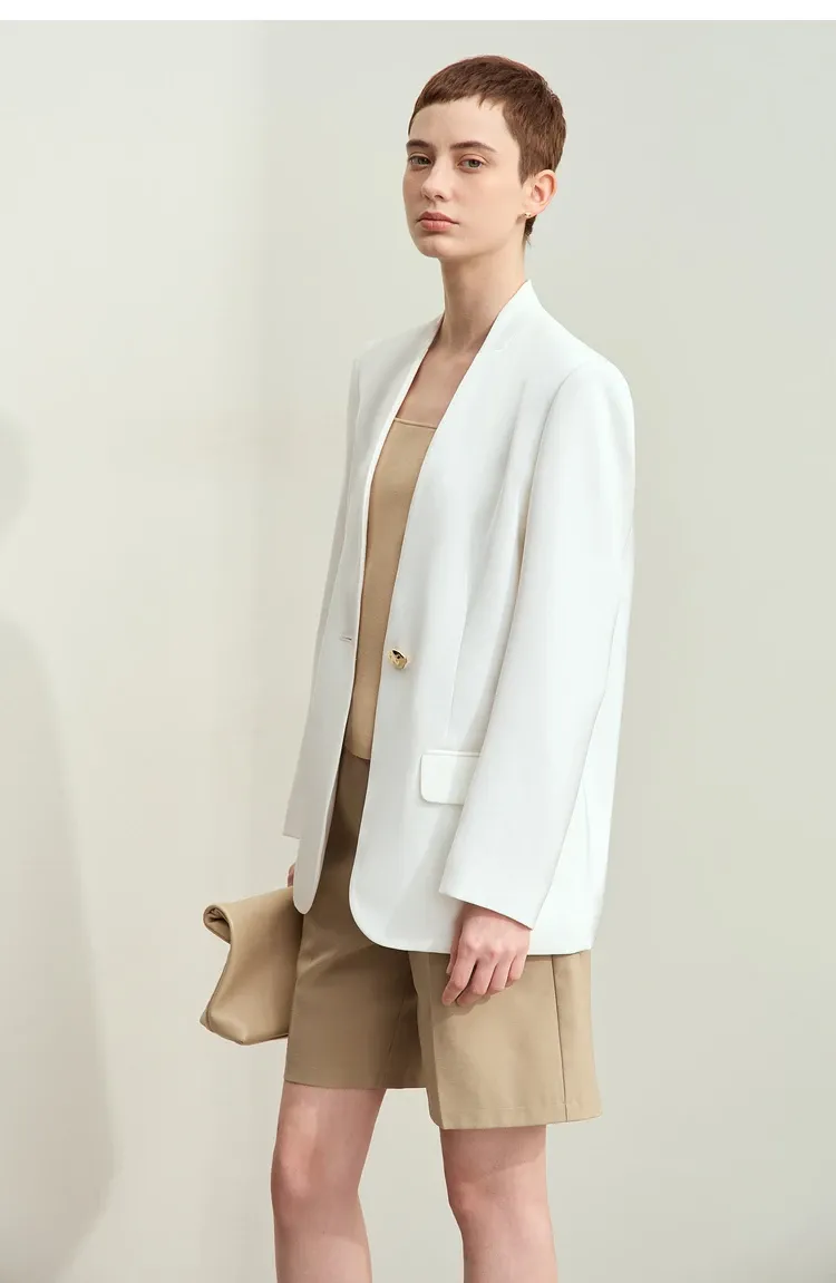 Blazer satiné minimaliste AMII à col V pour femme