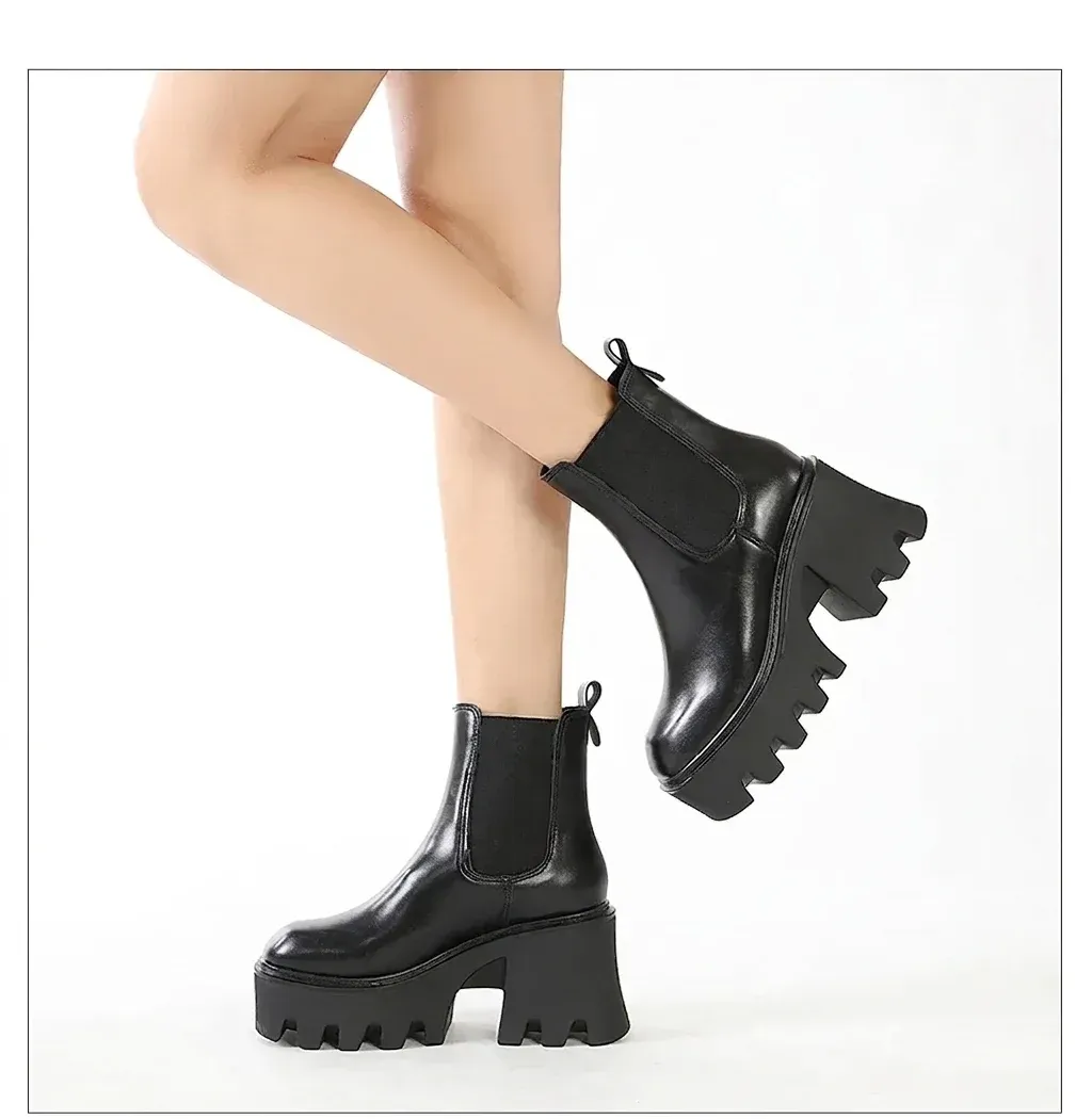 Bottines noires à plateforme rétro