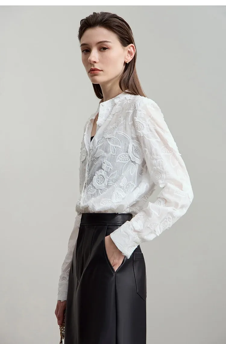 Blouse AMII brodée à col montant pour bureau, coupe ample