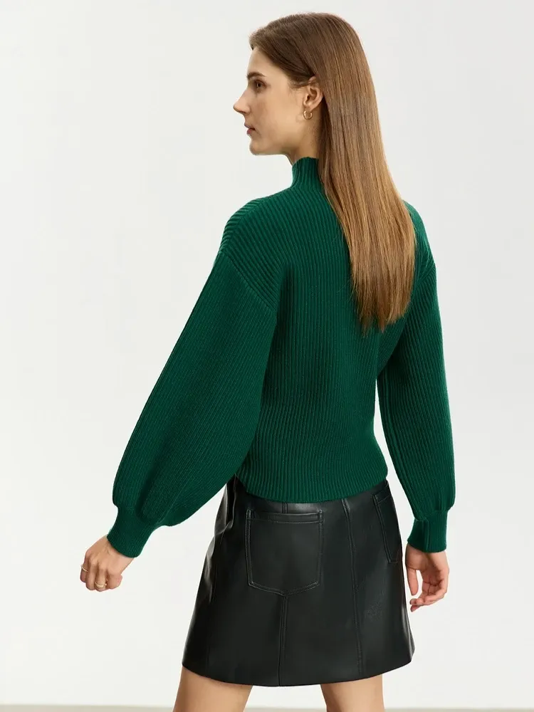 Pull minimaliste AMII en laine mélangée, col montant et manches lanternes