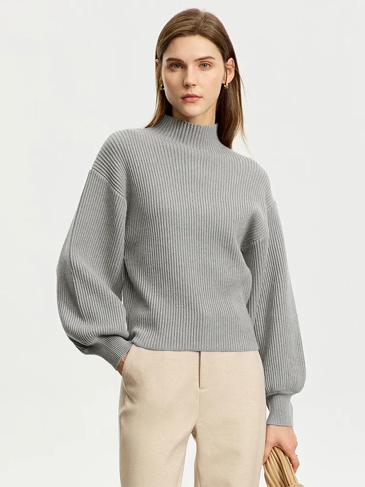 Pull minimaliste AMII en laine mélangée, col montant et manches lanternes