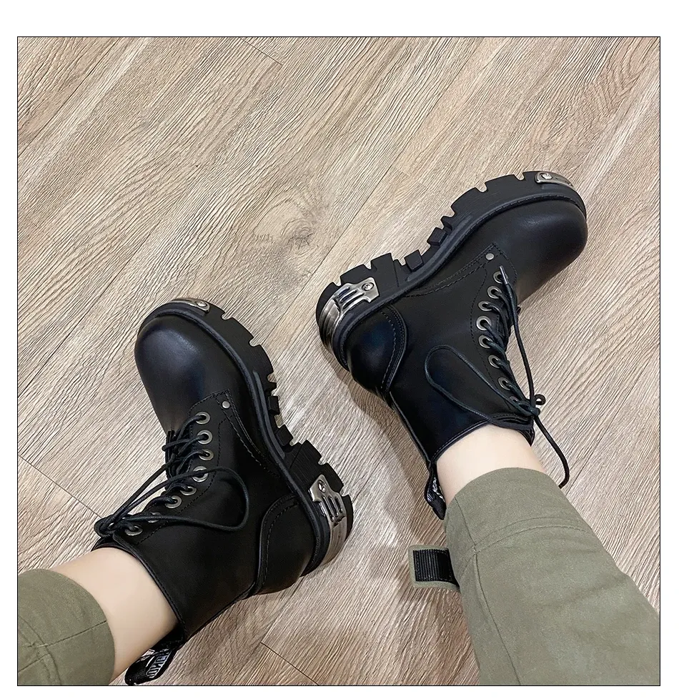 Bottines punk noires à plateforme et talon carré Gdgydh