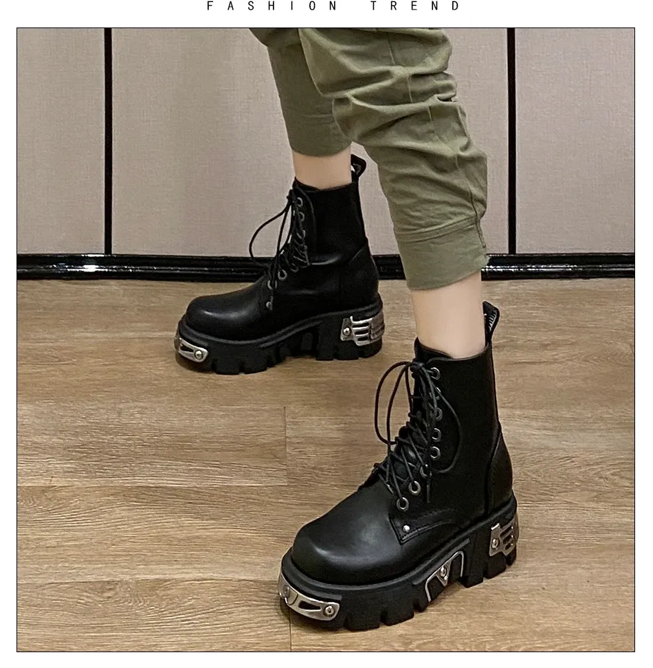 Bottines punk noires à plateforme et talon carré Gdgydh