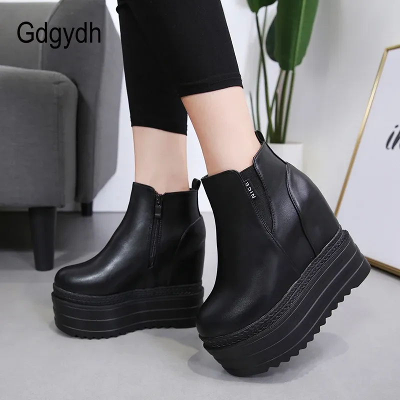 Bottines compensées noires Gdgydh à talon haut
