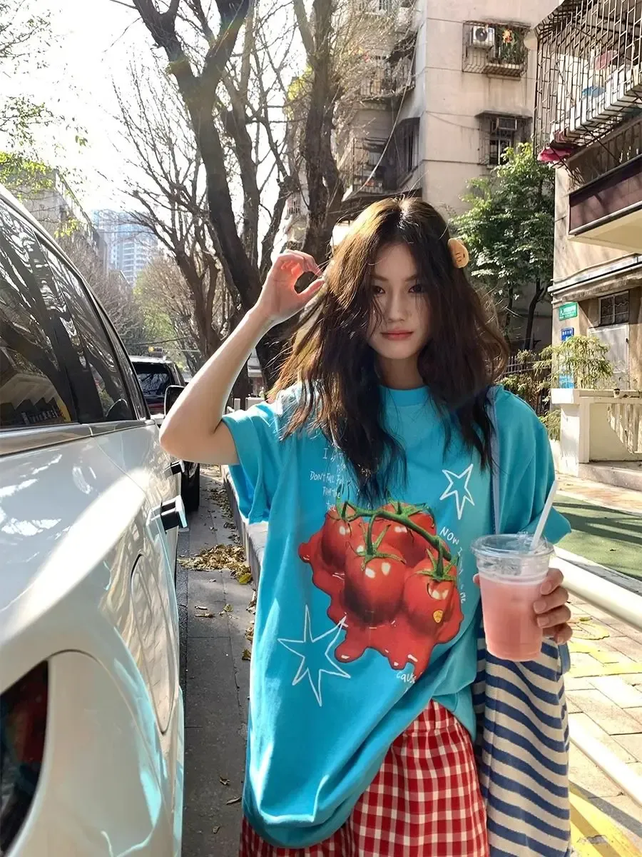 T-shirt femme imprimé tomate bleu lac à coupe fluide