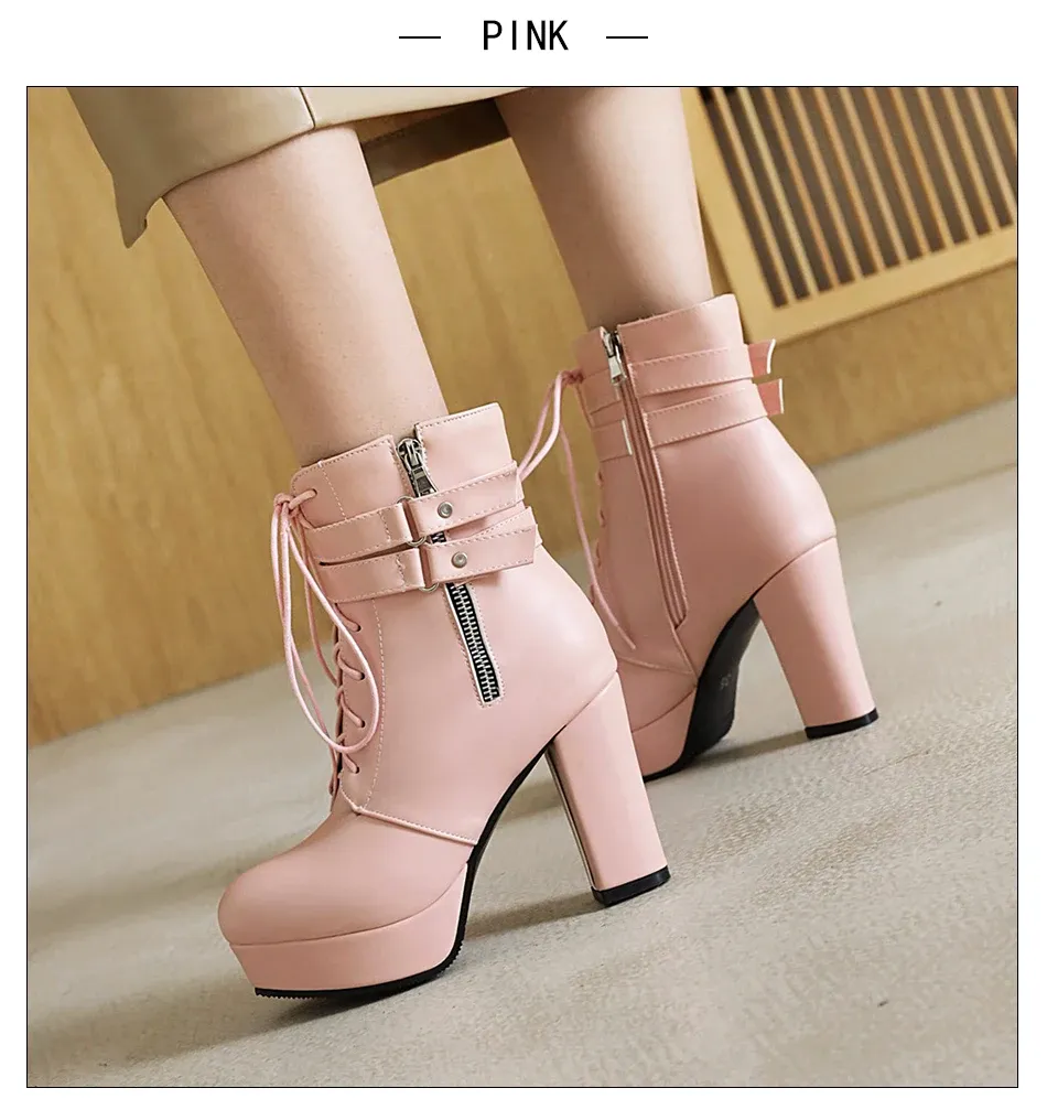 Bottines rétro à boucle et talon carré Gdgydh