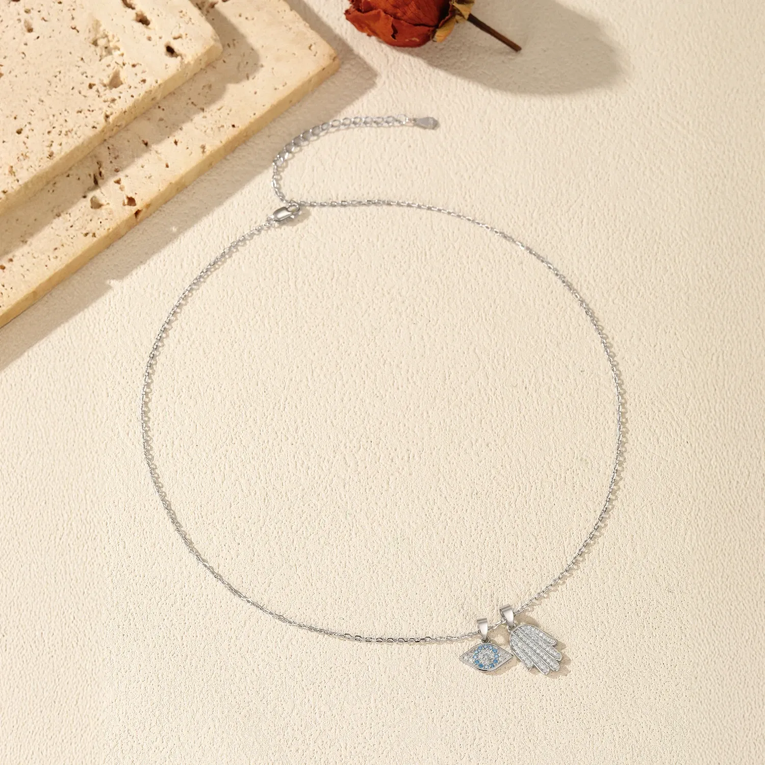 Collier pendentif paume et œil bleu en argent 925 MODIAN