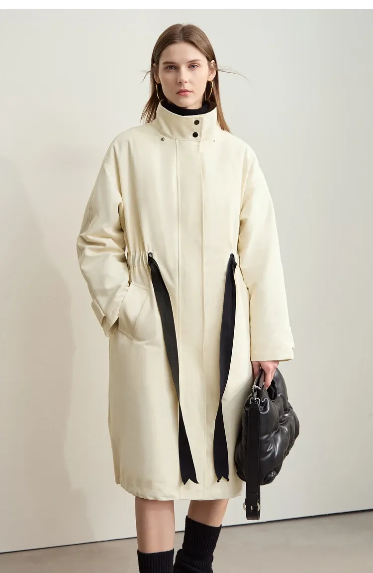 Doudoune longue AMII minimaliste à capuche amovible et taille réglable