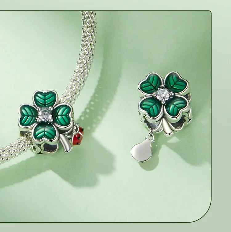 Breloque trèfle émaillé en argent 925 WOSTU