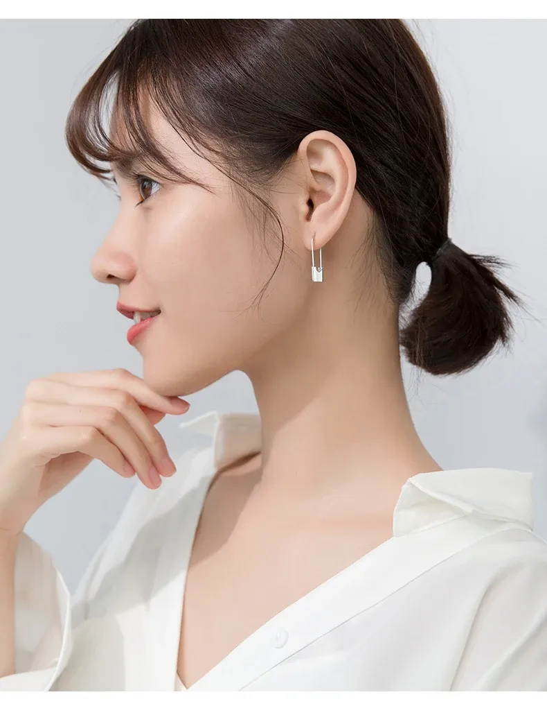 Boucles d’oreilles puces géométriques en argent 925 MODIAN