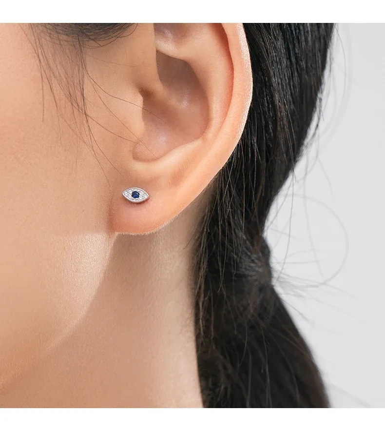 Boucles d’oreilles puces œil discret en argent 925 MODIAN