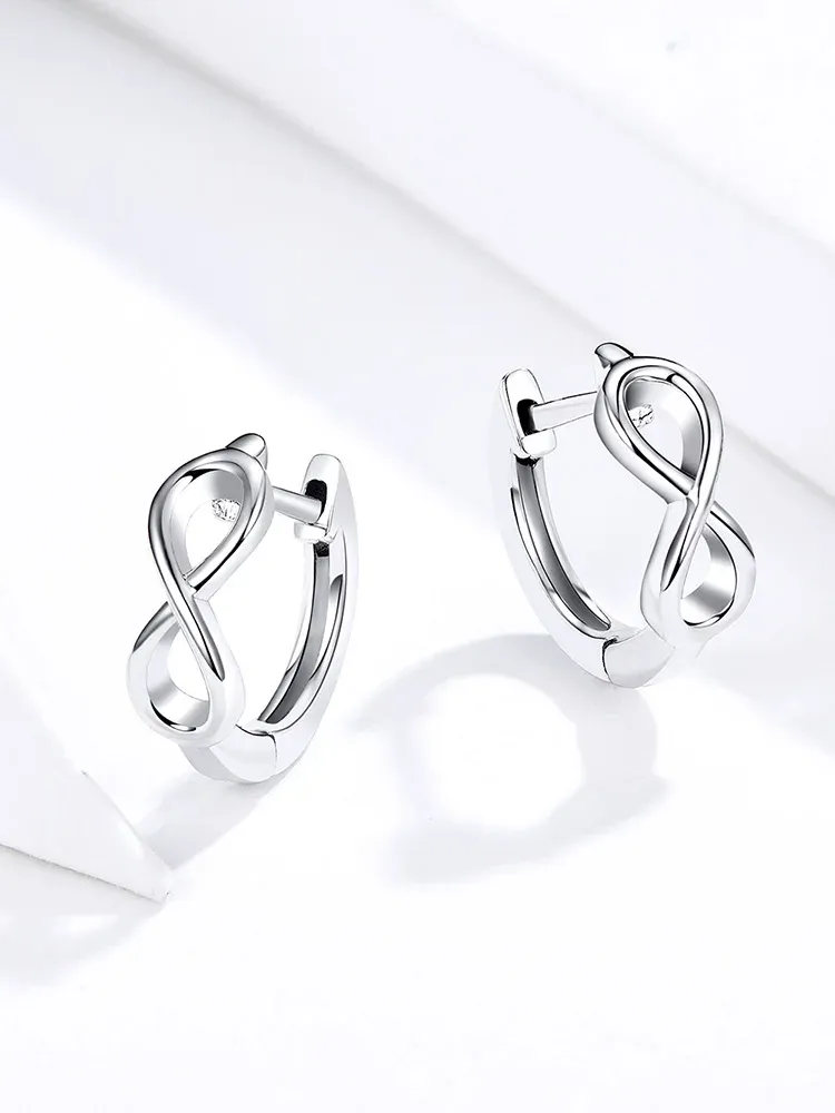 Boucles d’oreilles puces WOSTU en argent 925 motif infini