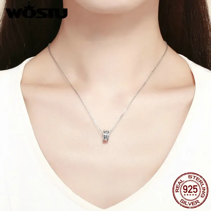 Breloque ronde ajourée en argent 925 WOSTU avec zircon