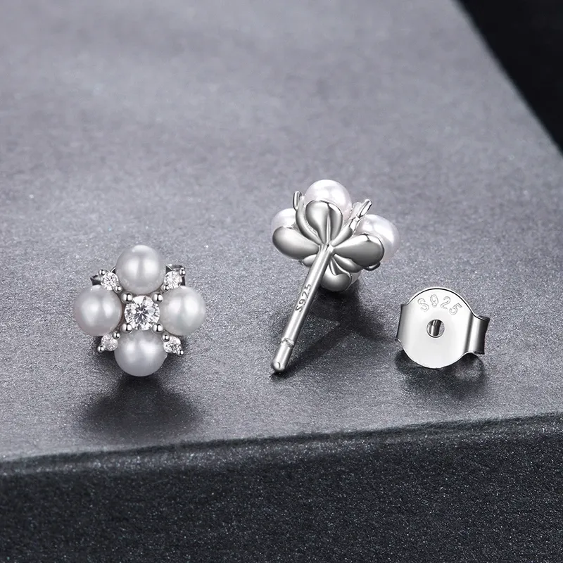 Boucles d’oreilles trèfle en moissanite et perle d’eau douce en argent 925