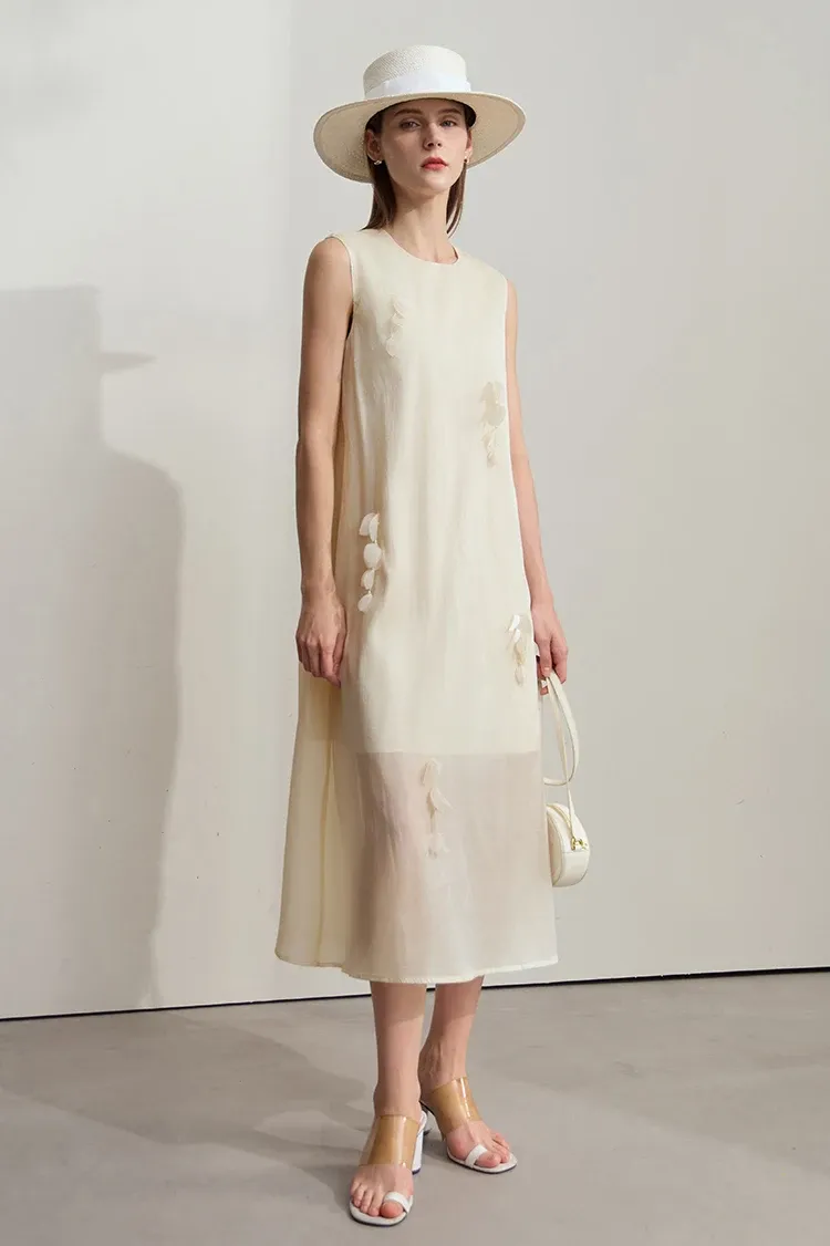 Robe midi AMII sans manches en soie et coton, silhouette droite