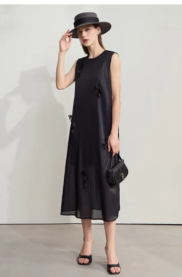 Robe midi AMII sans manches en soie et coton, silhouette droite