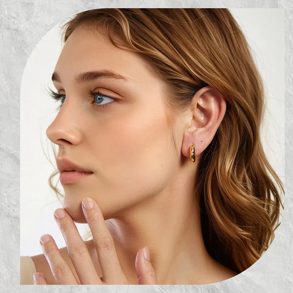 Créoles dorées fines WOSTU avec zircon, plaqué or 14 carats