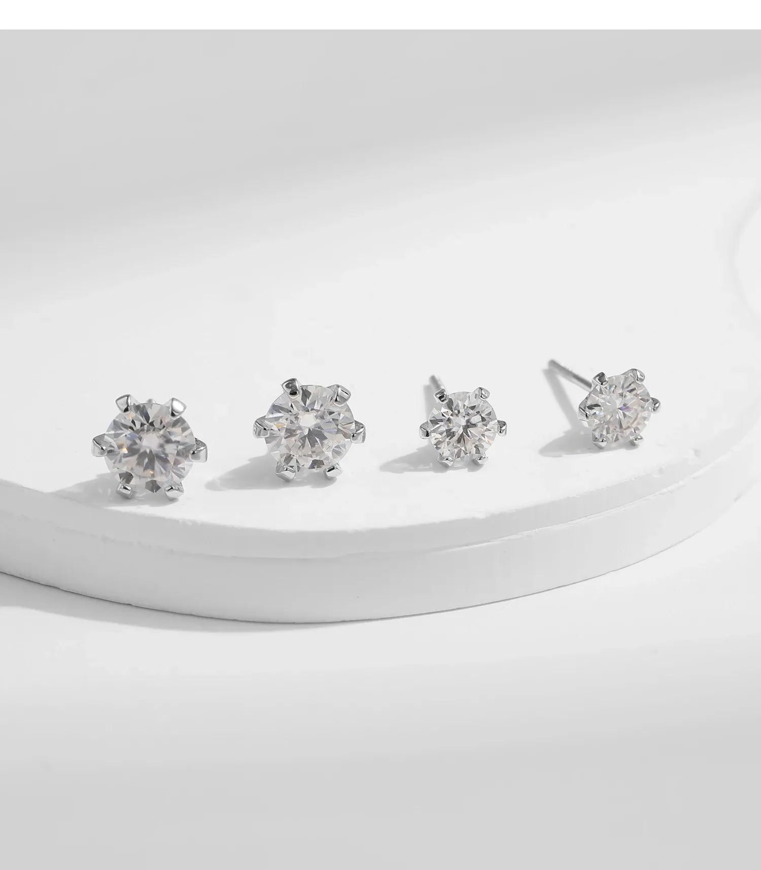 Boucles d’oreilles puces moissanite D en argent 925 MODIAN