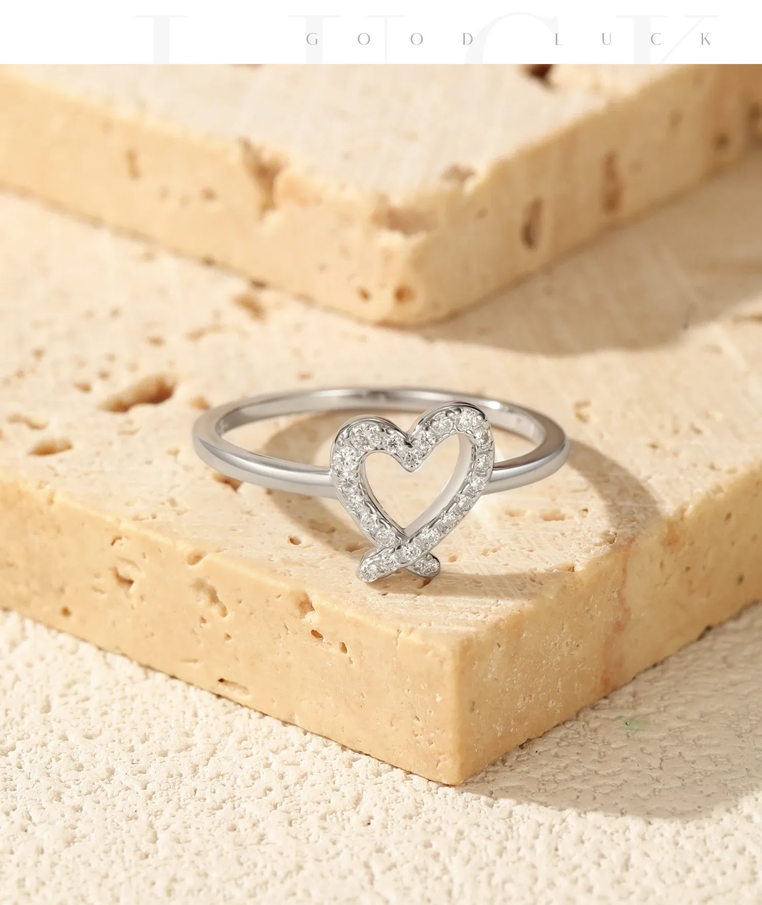 Bague MODIAN en argent 925 avec cœur ajouré et moissanite D