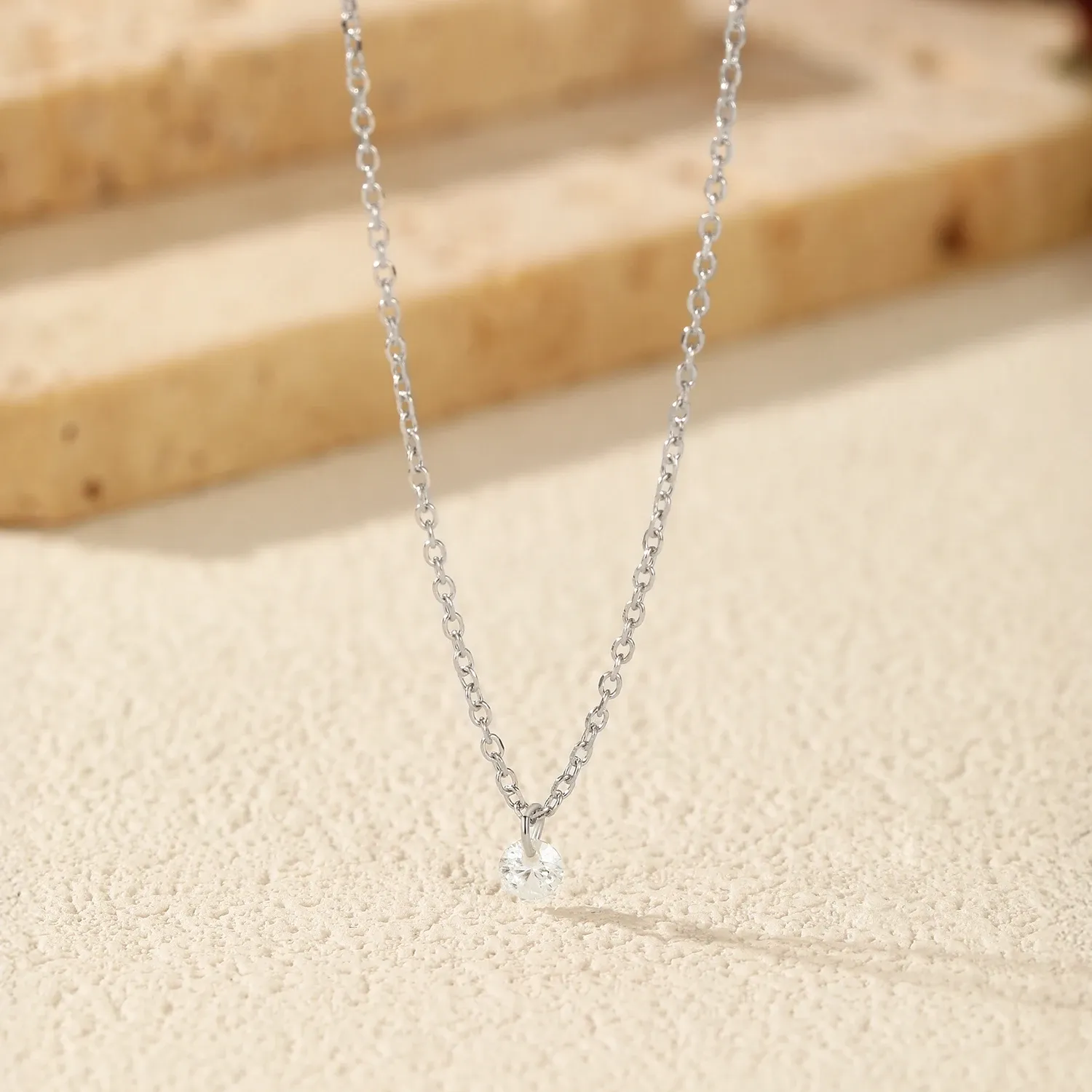 Collier solitaire en moissanite ronde et argent 925 MODIAN
