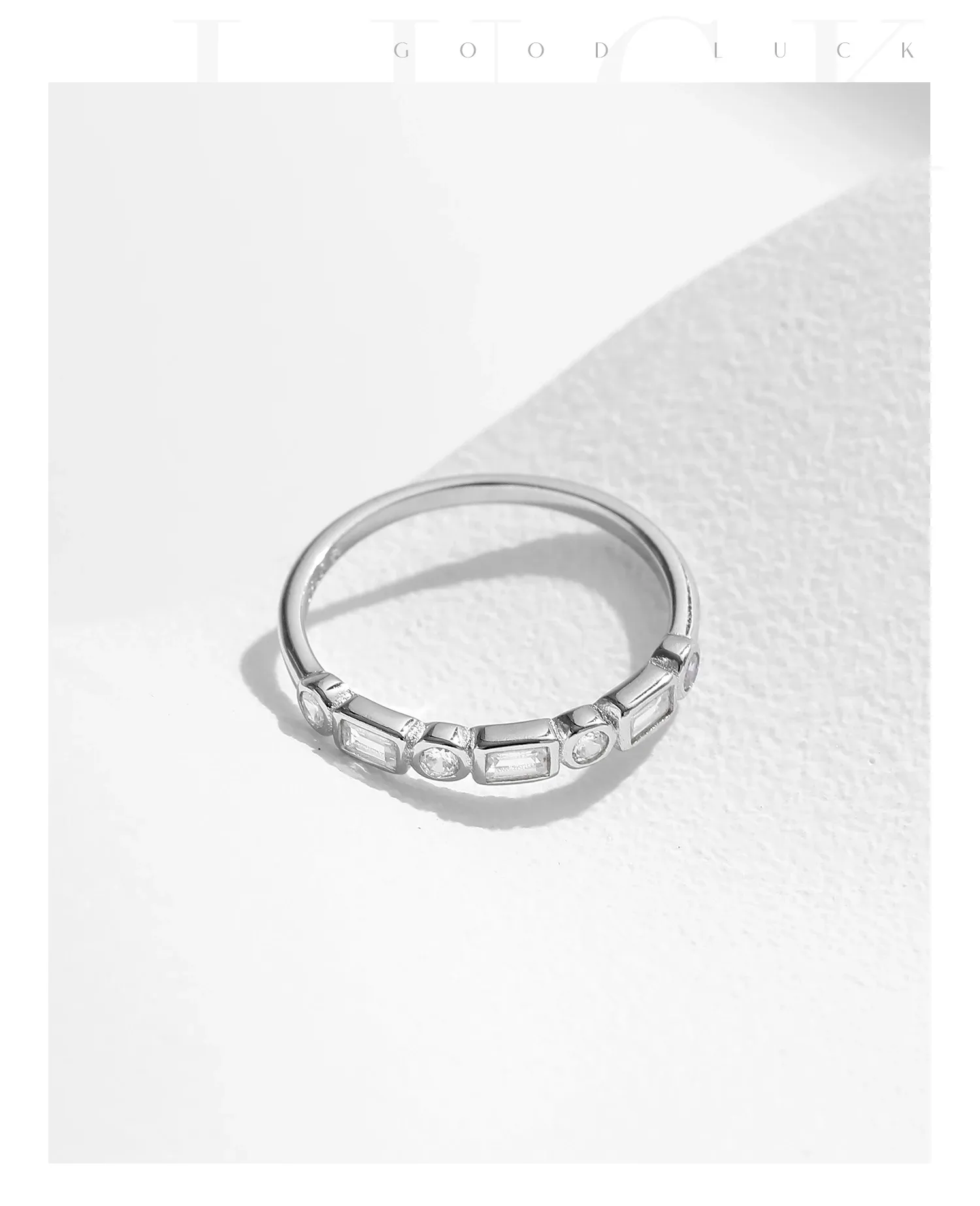 Bague fine géométrique en argent 925 avec zircon MODIAN