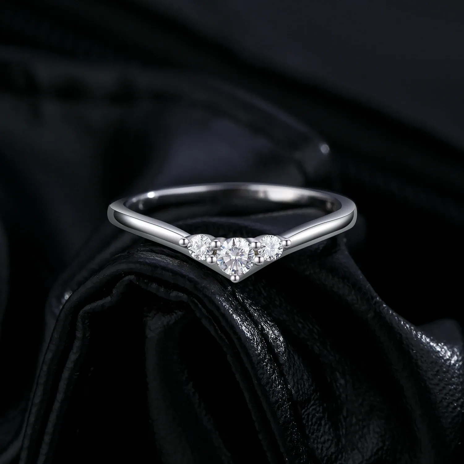 Bague éternité fine en argent 925 et moissanite MODIAN