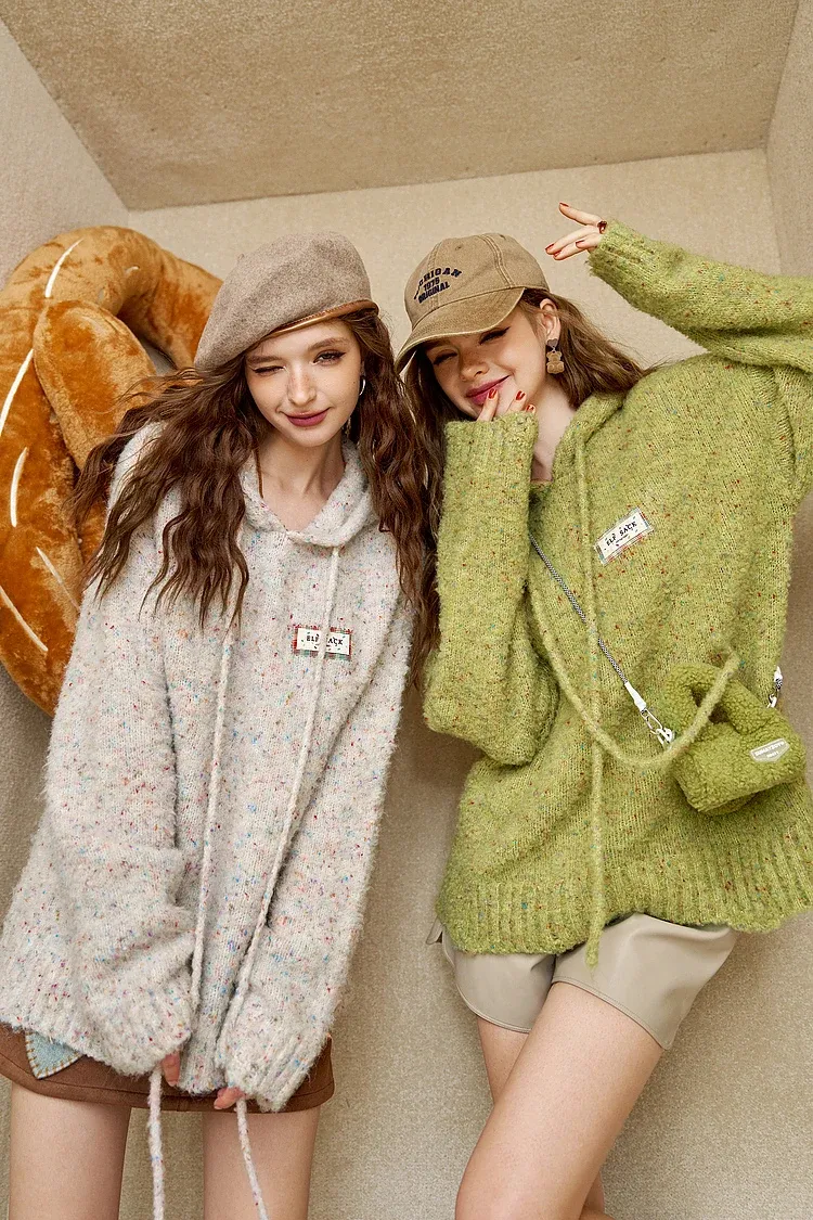 Pull à capuche fleuri ample ELFSACK en maille douce