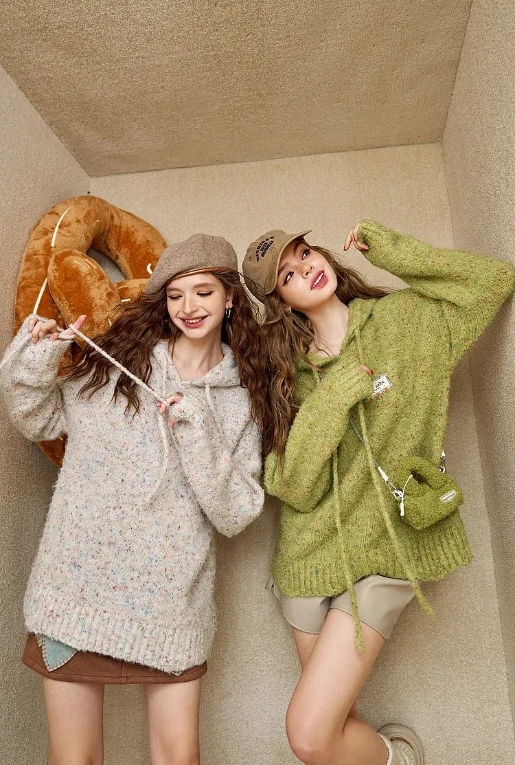 Pull à capuche fleuri ample ELFSACK en maille douce