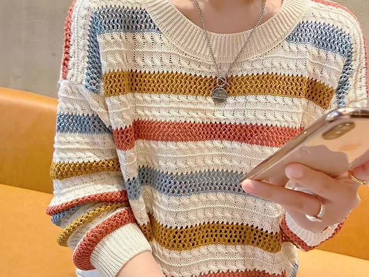 T-shirt en maille rayée à manches longues et ajours