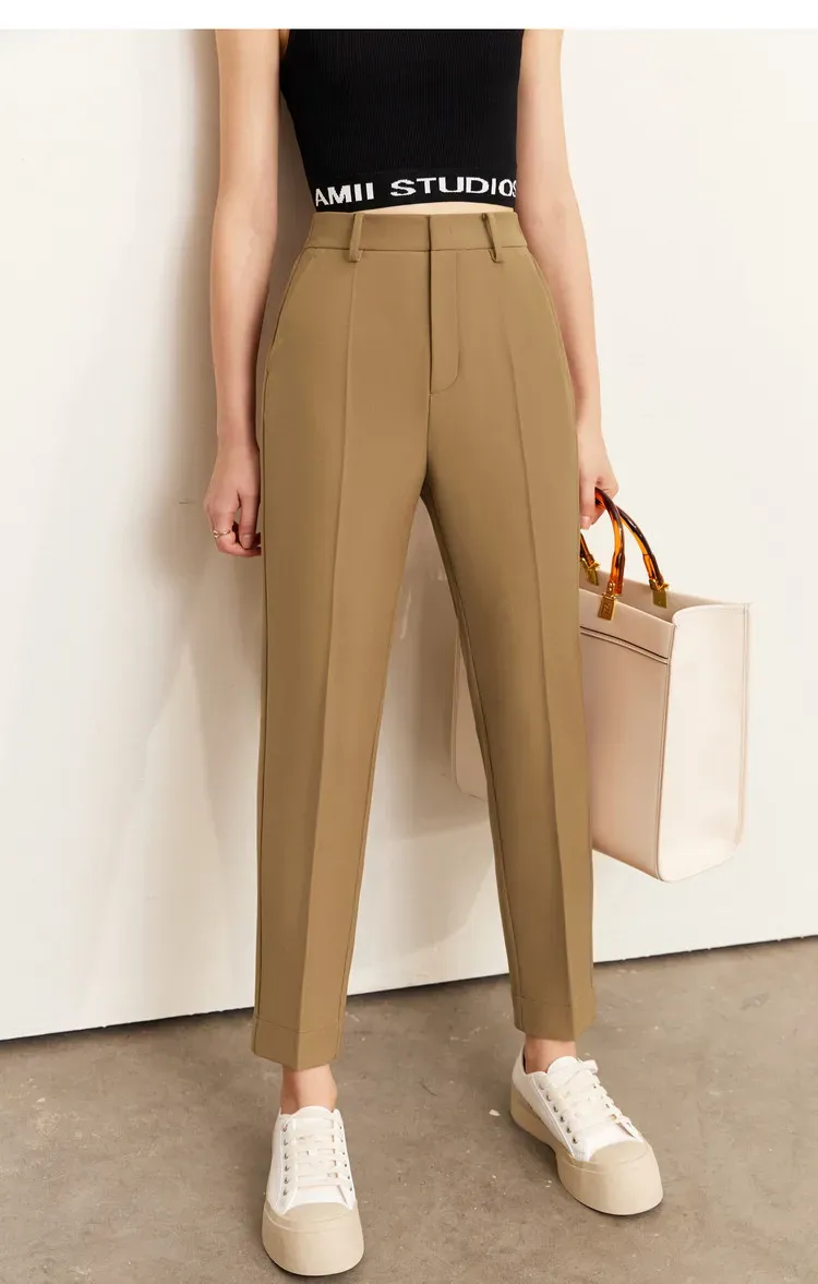 Pantalon droit taille haute AMII à l’allure bureau