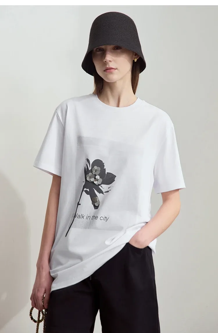 T-shirt AMII minimaliste à épaules tombantes et imprimé rose