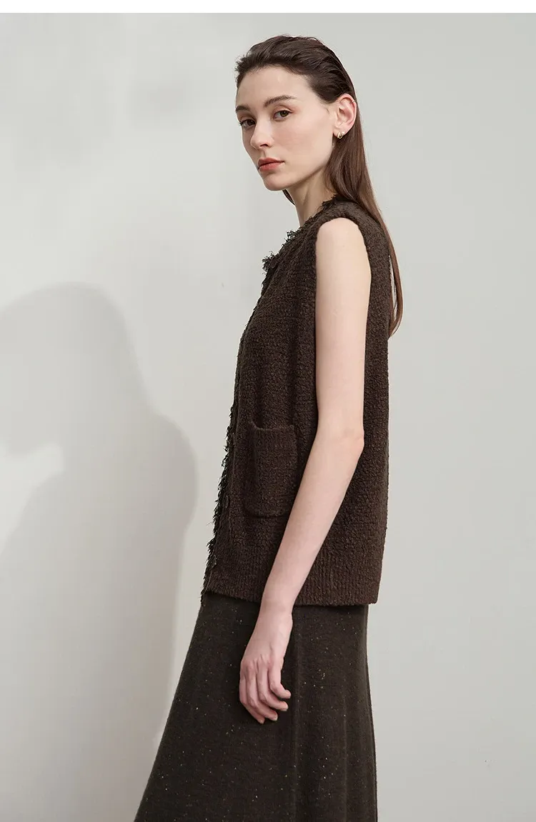 Gilet sans manches AMII en maille rétro à col rond