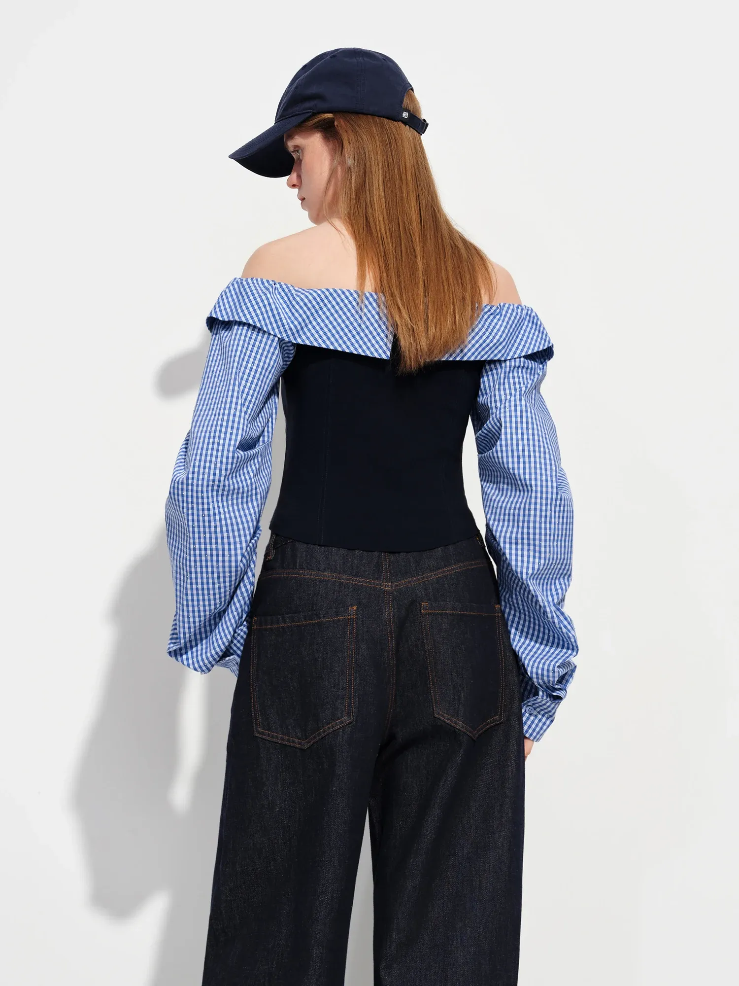 Chemisier vichy bleu à épaules dénudées et col volanté