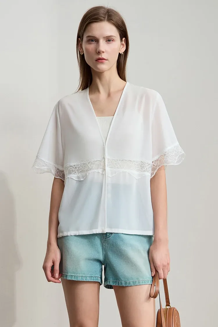 Chemisier beige en chiffon AMII à col V pour bureau d’été