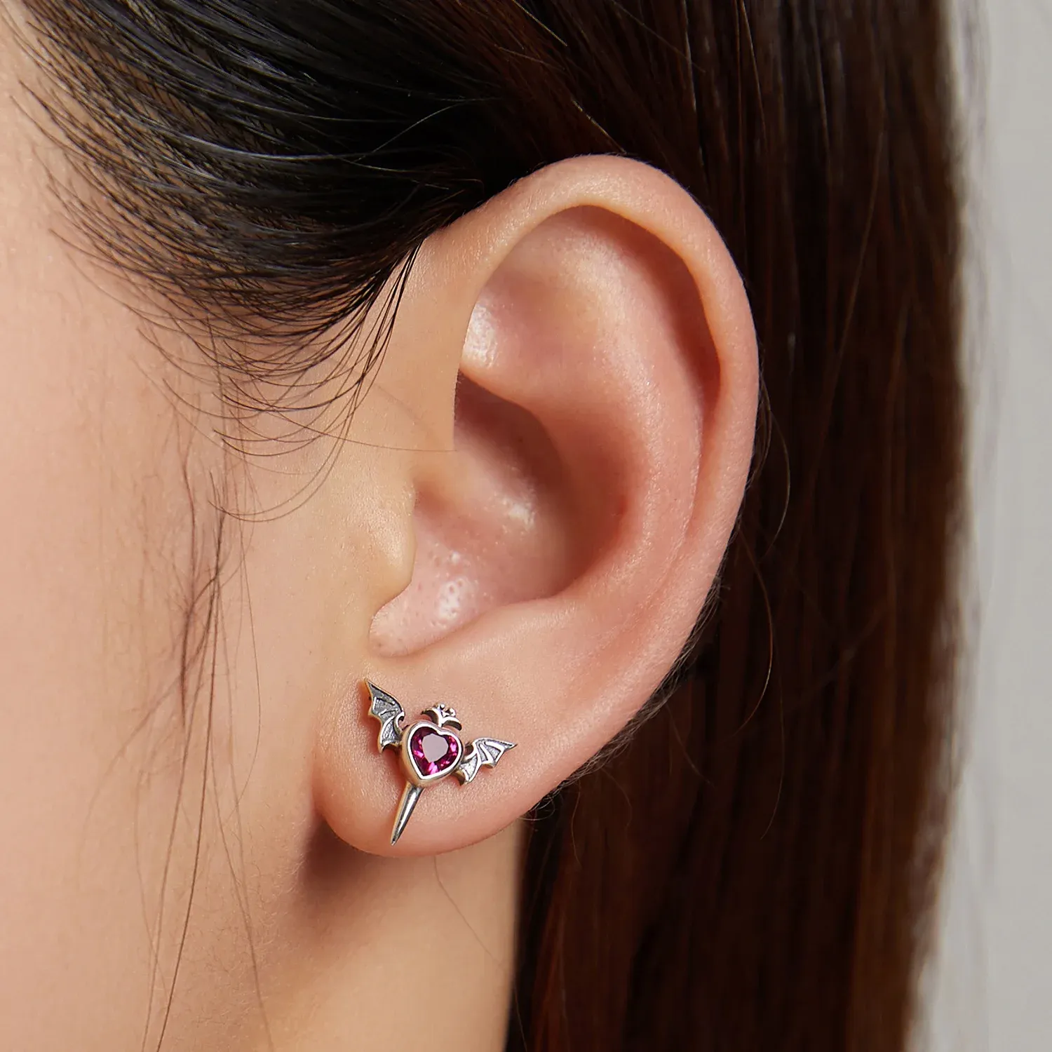Boucle d’oreille Bamoer en argent 925 ailes de chauve-souris et cœur rouge