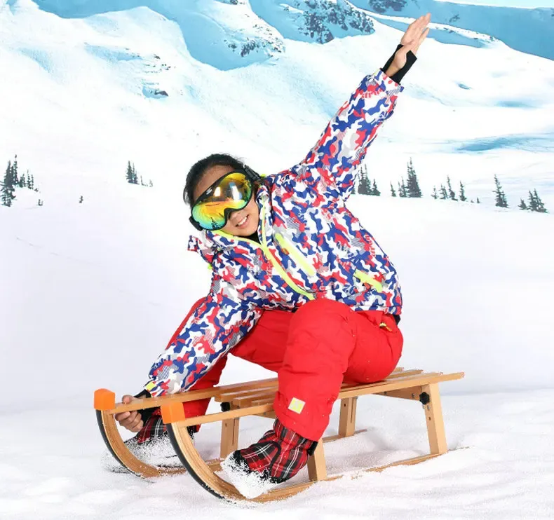 Traîneau pliable en hêtre Hagibis pour glisse hivernale