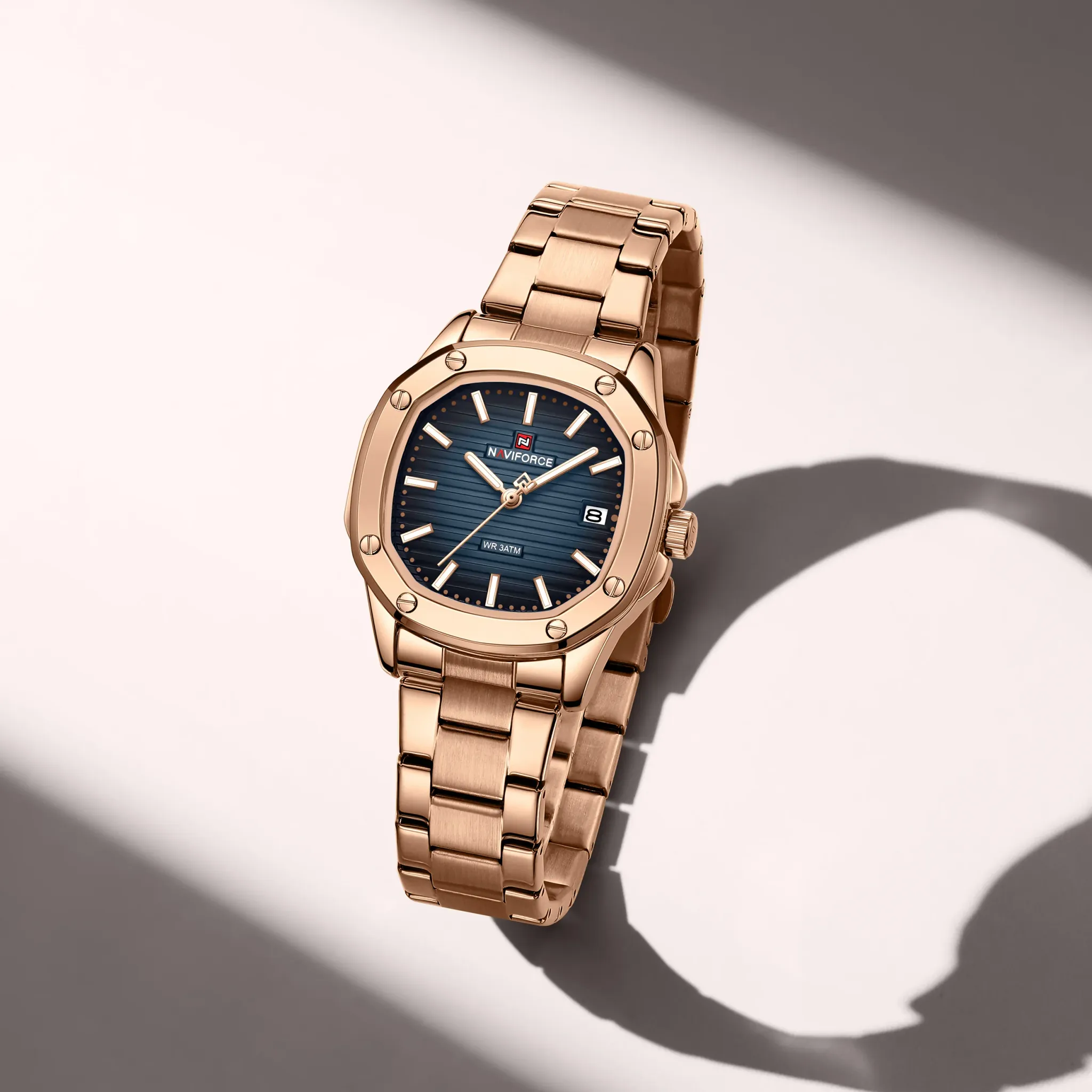 Montre femme NAVIFORCE 5069S en acier, quartz et calendrier