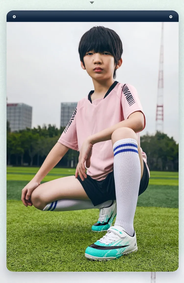 Chaussures de football enfant DR.EAGLE pour terrain dur