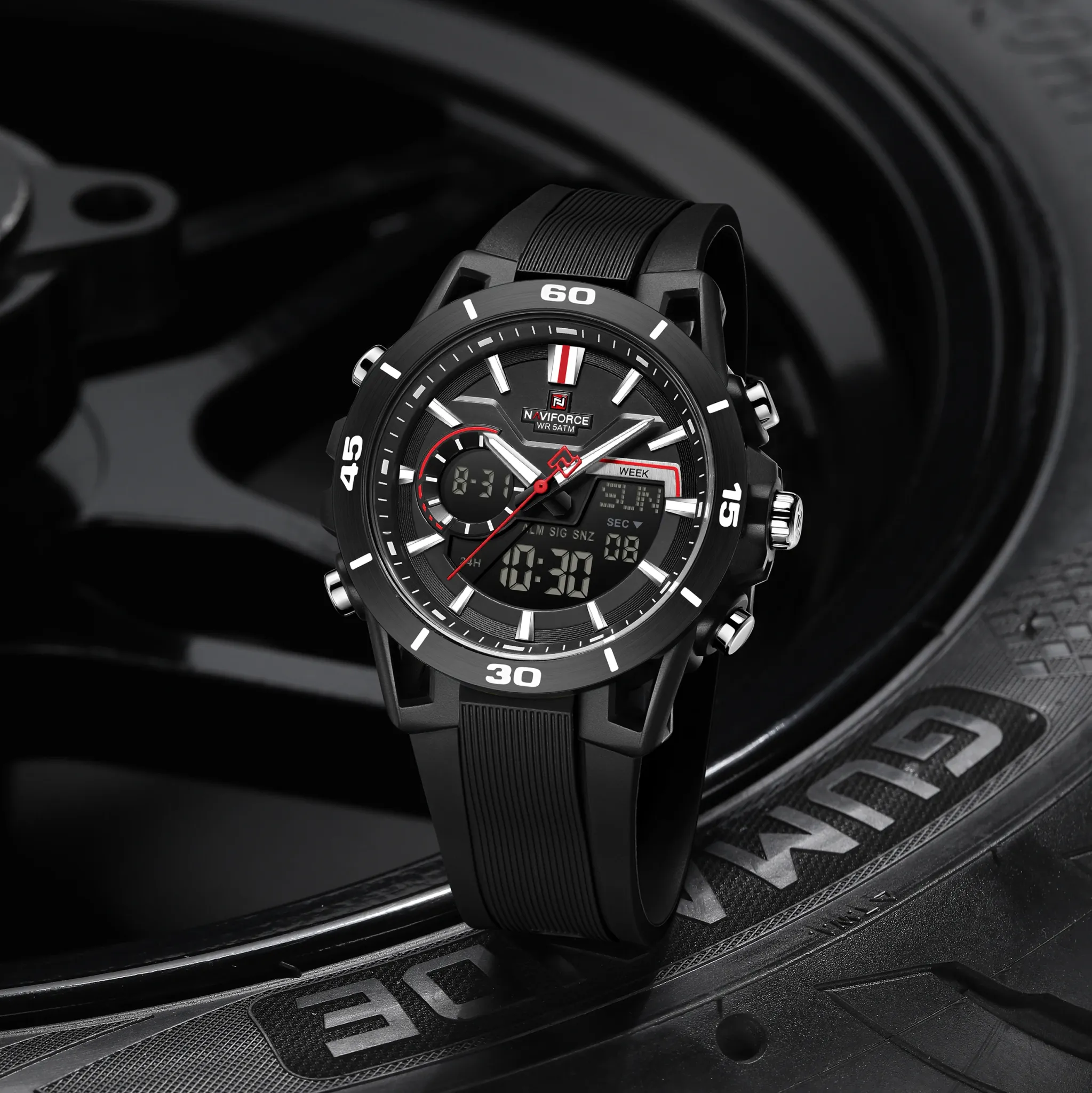 Montre sport NAVIFORCE NF7135 à double affichage et calendrier